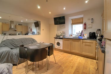 1 bed house, Station Road, South Gosfoth, Newcastle, NE31QD - Image 1
